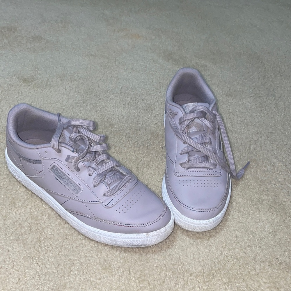 Nice Reebok shoes worn twice !